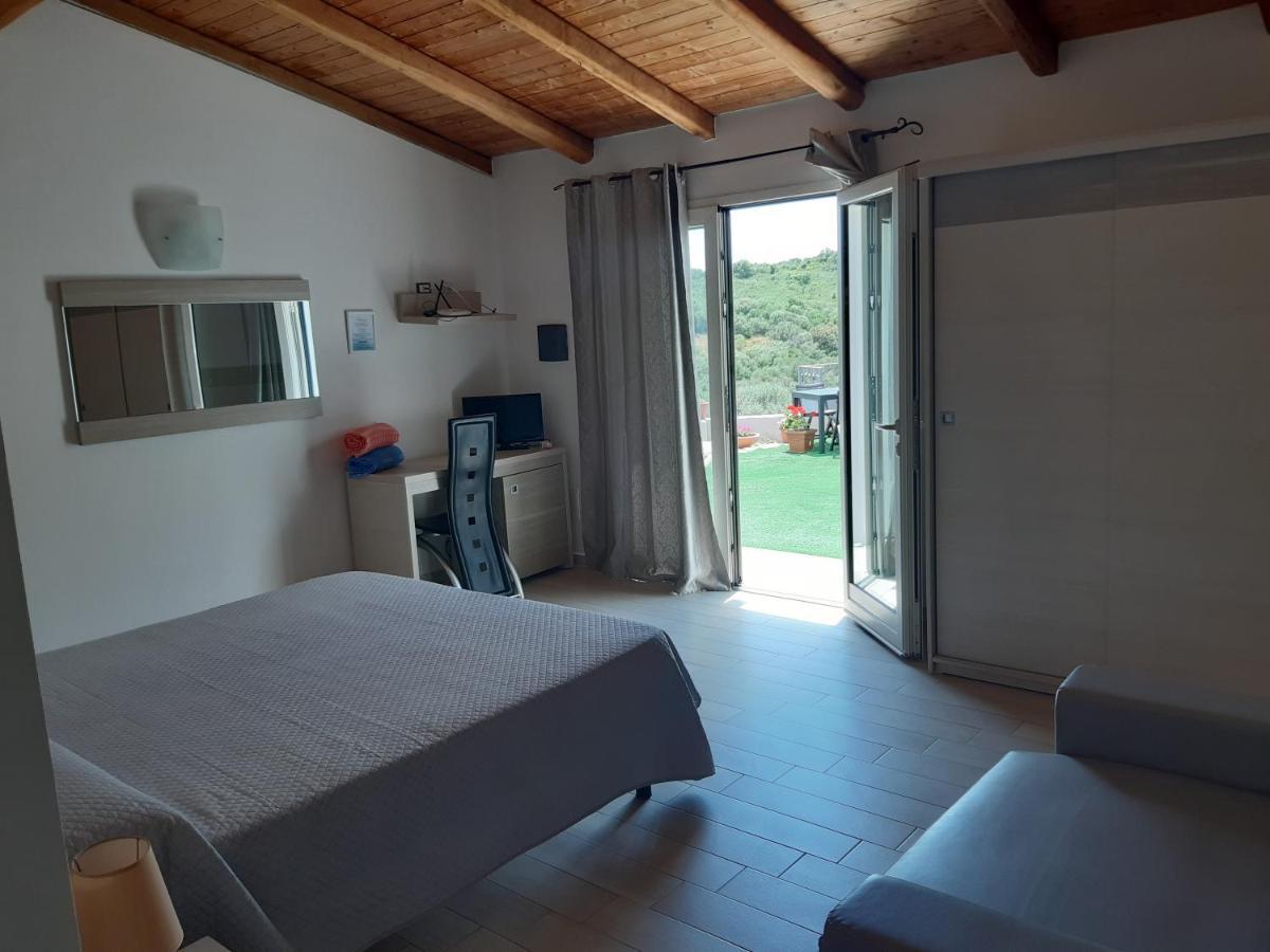 Sole&Sale Bed and Breakfast San Teodoro  Exteriör bild