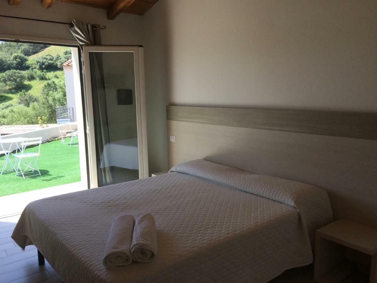 Sole&Sale Bed and Breakfast San Teodoro  Exteriör bild